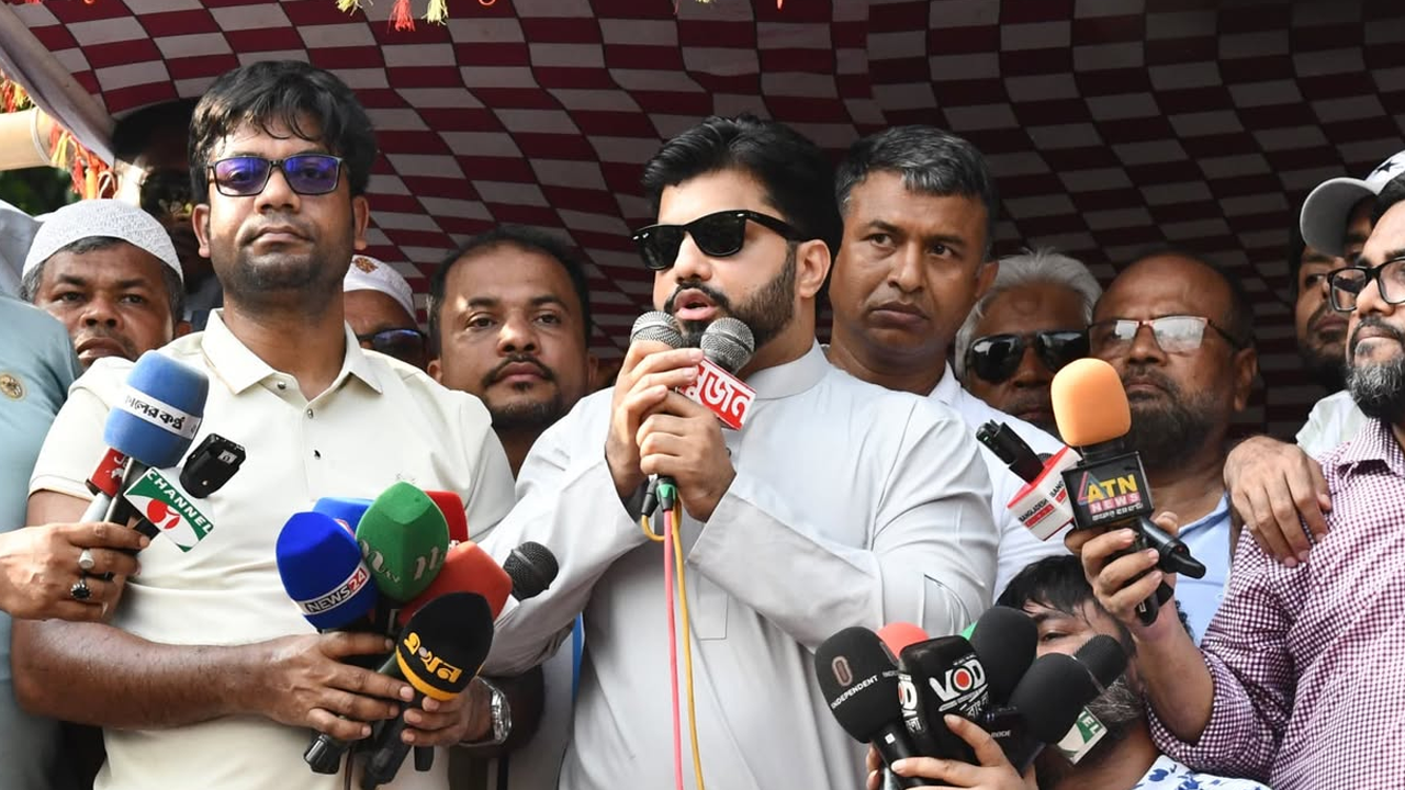 প্রধান উপদেষ্টা আপনার আশপাশের কুলাঙ্গারদের অপসারণ করুন : ইশরাক